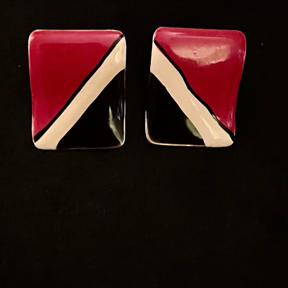 Vintage 1980s Enamel Geometric Wave Stud Earrings Tricolor 1.25”